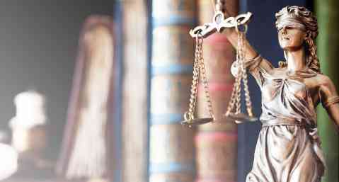 Justitia, Justizwaage, Richterhammer